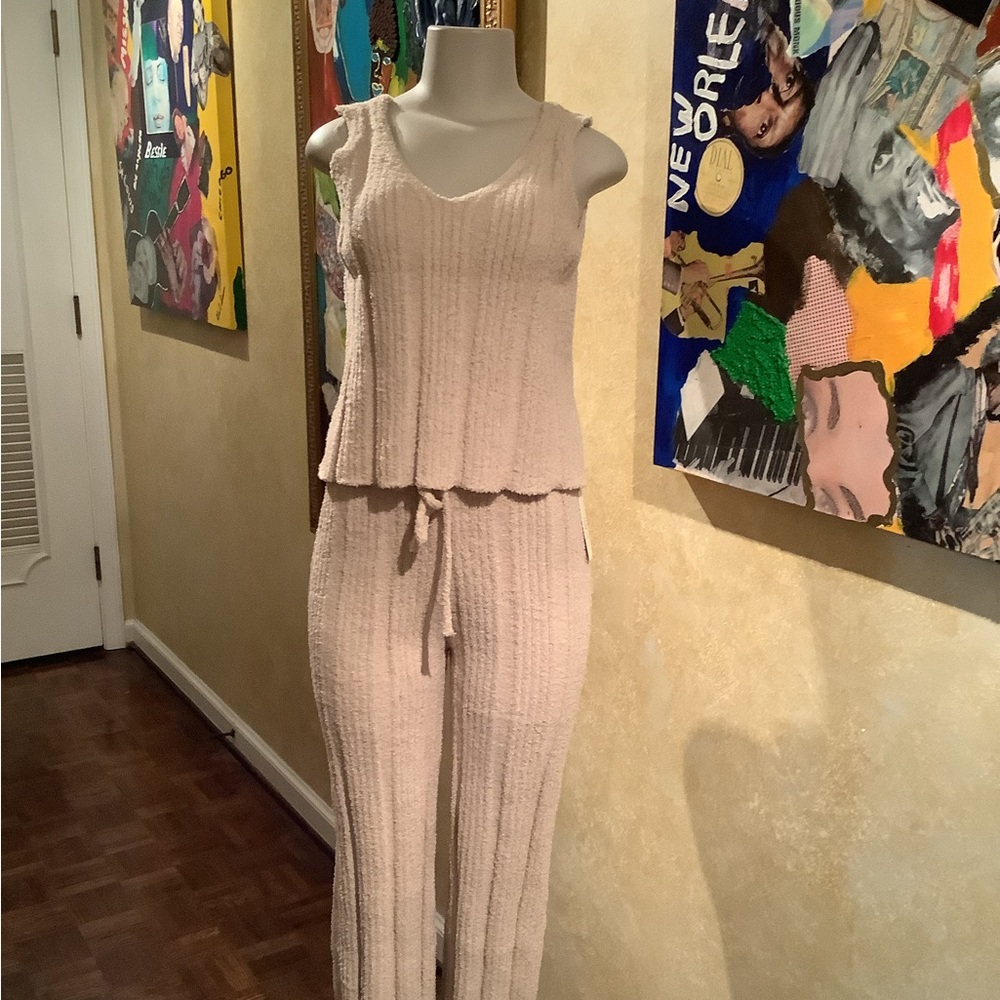Comfyluxe 2pc lounge wear pant set .